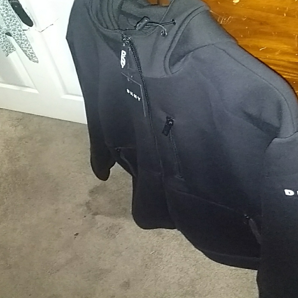 DKNY SWEATER